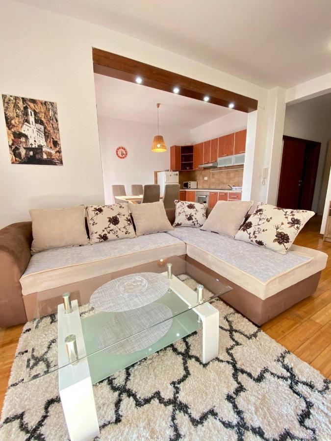 Roman Garden Apartment Рісан Екстер'єр фото